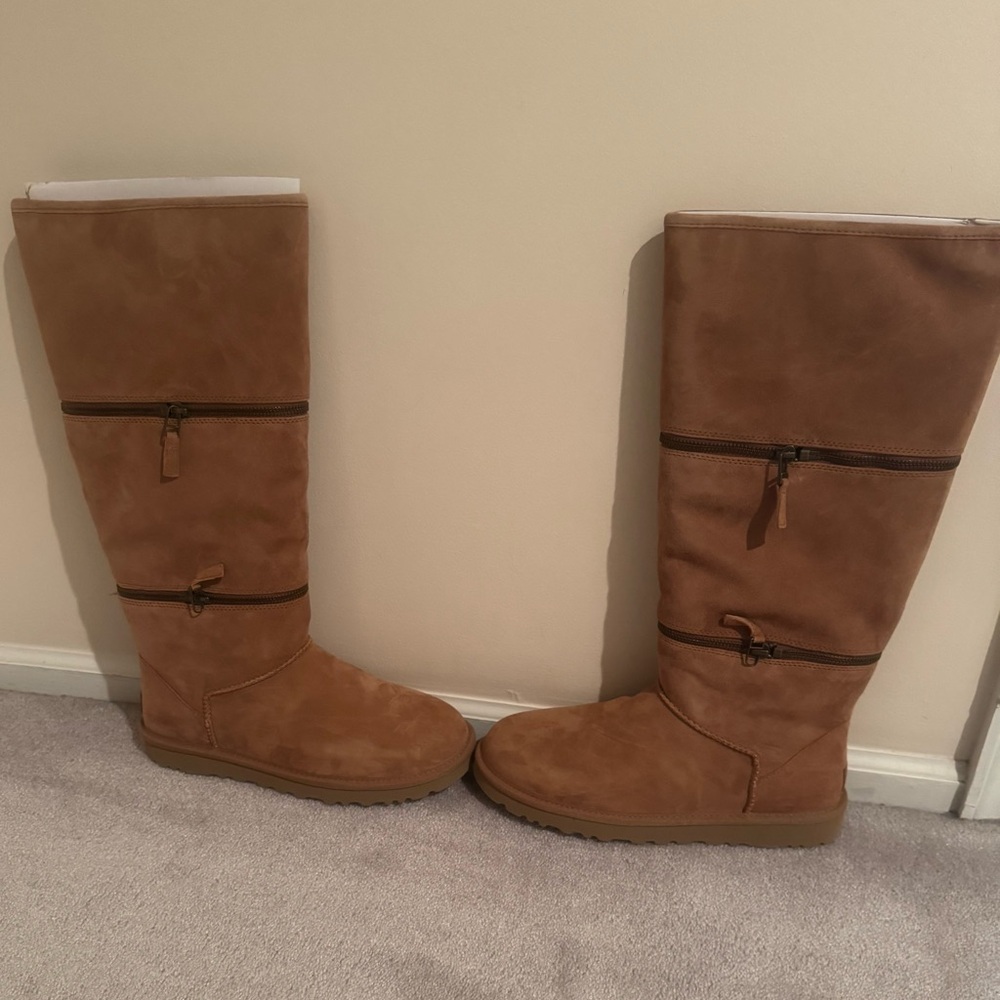 NEW IN BOX!!  SIZE 9 CHESTNUT COLOR CLASSIC ULTRA TALL UGG BOOTS